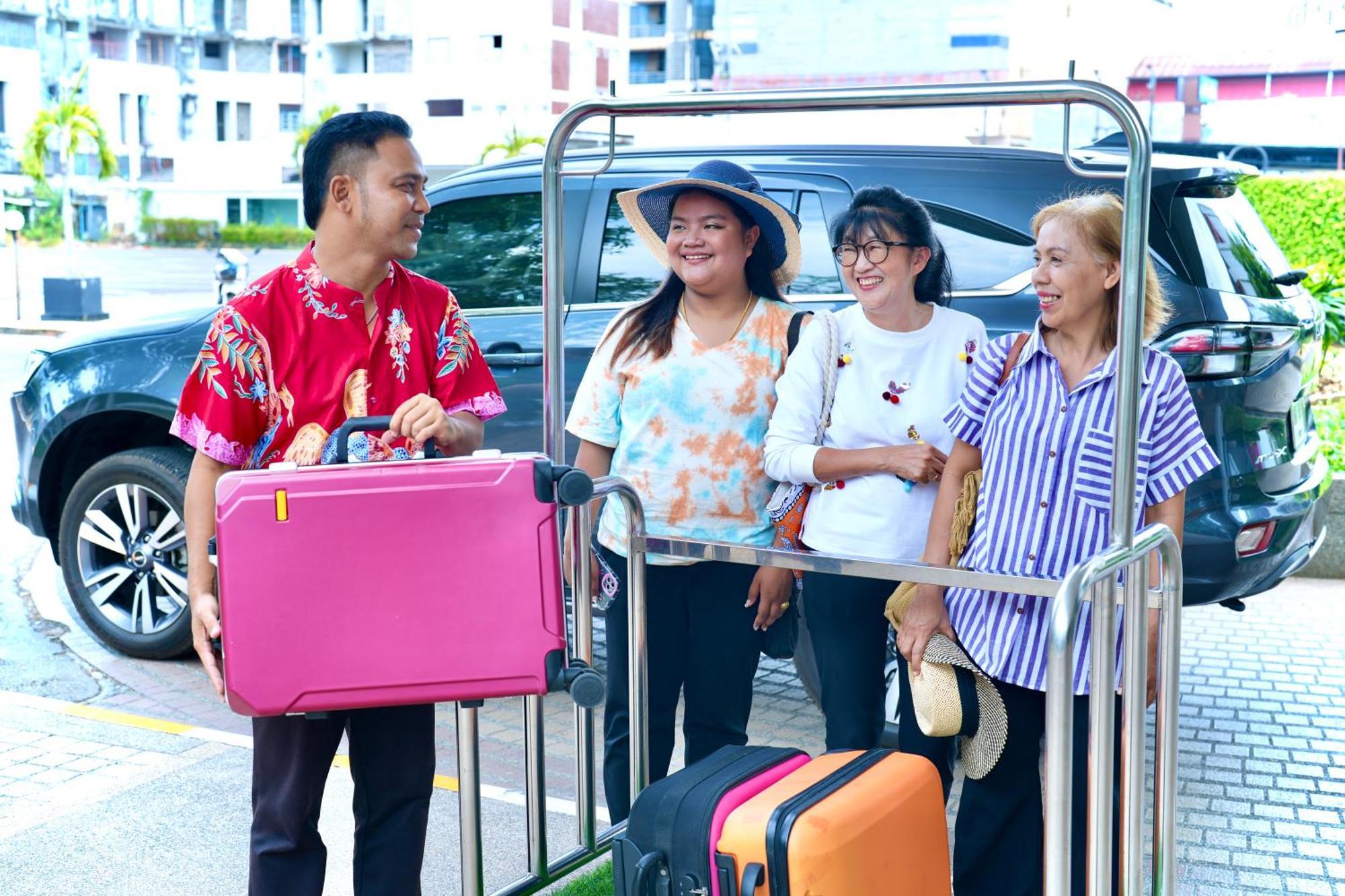 A-Te Chumphon Hotel - Sha Plus Exterior photo