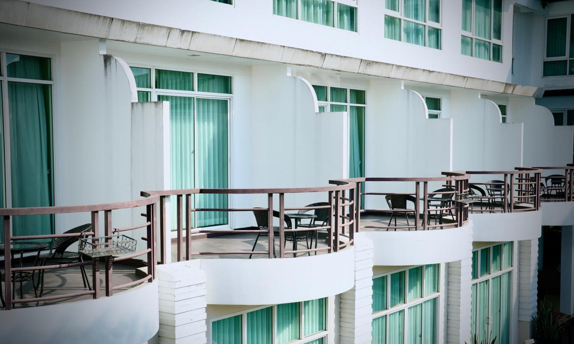 A-Te Chumphon Hotel - Sha Plus Exterior photo