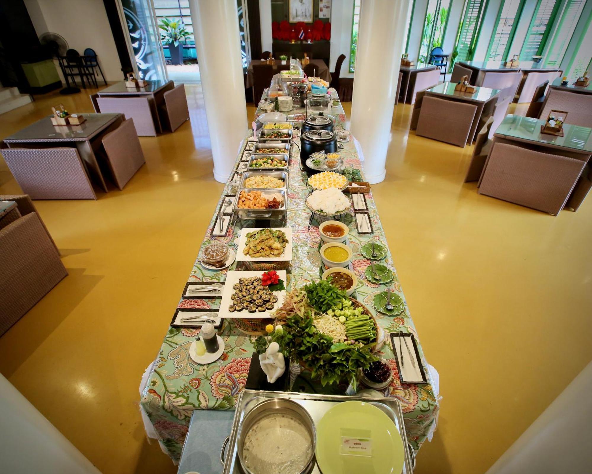 A-Te Chumphon Hotel - Sha Plus Exterior photo