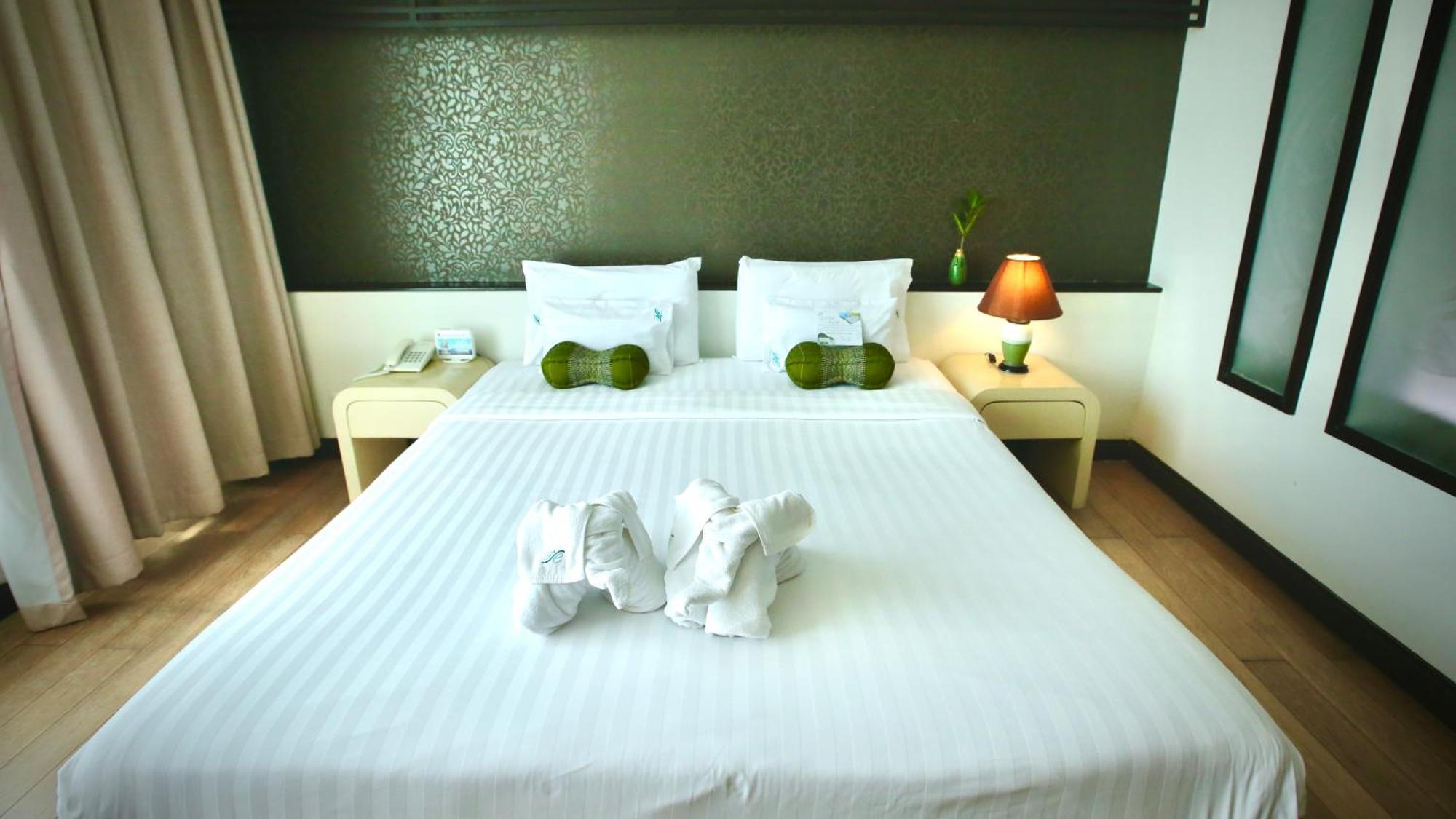 A-Te Chumphon Hotel - Sha Plus Exterior photo